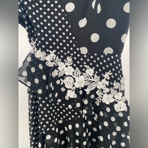 REVOLVE BCBG maxAzria Dress mini Sz 6 Black and white - Picture 8 of 8